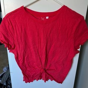 Cropped red t-shirt